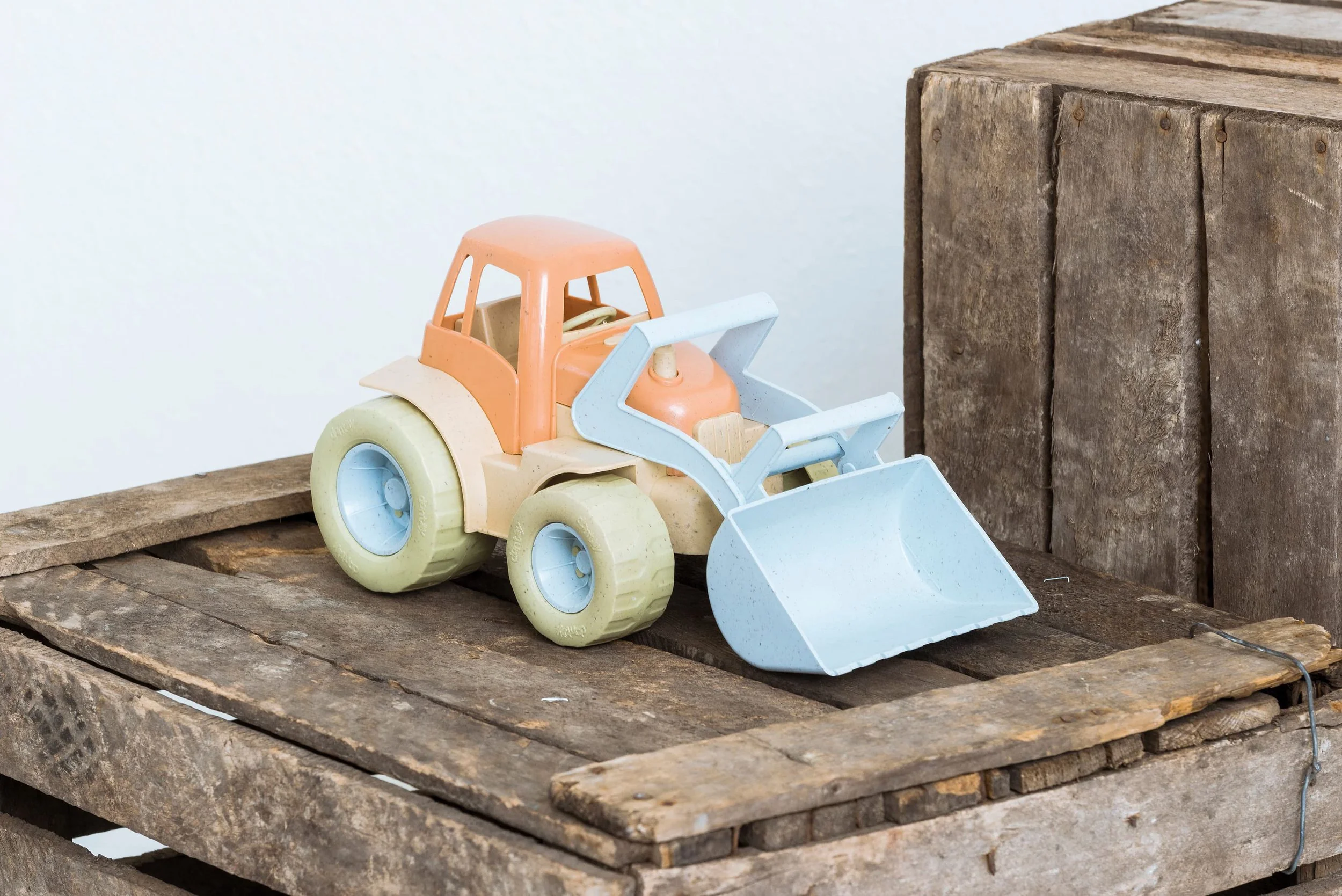 Dantoy Bio Spielzeug-Traktor mit Frontlader