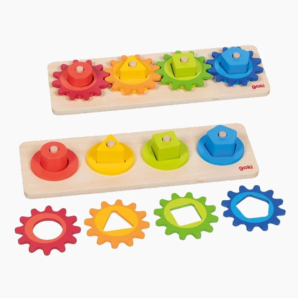 Goki Lernspielzeug Sortierspiel Formen mit Zahnrädern für Kinder